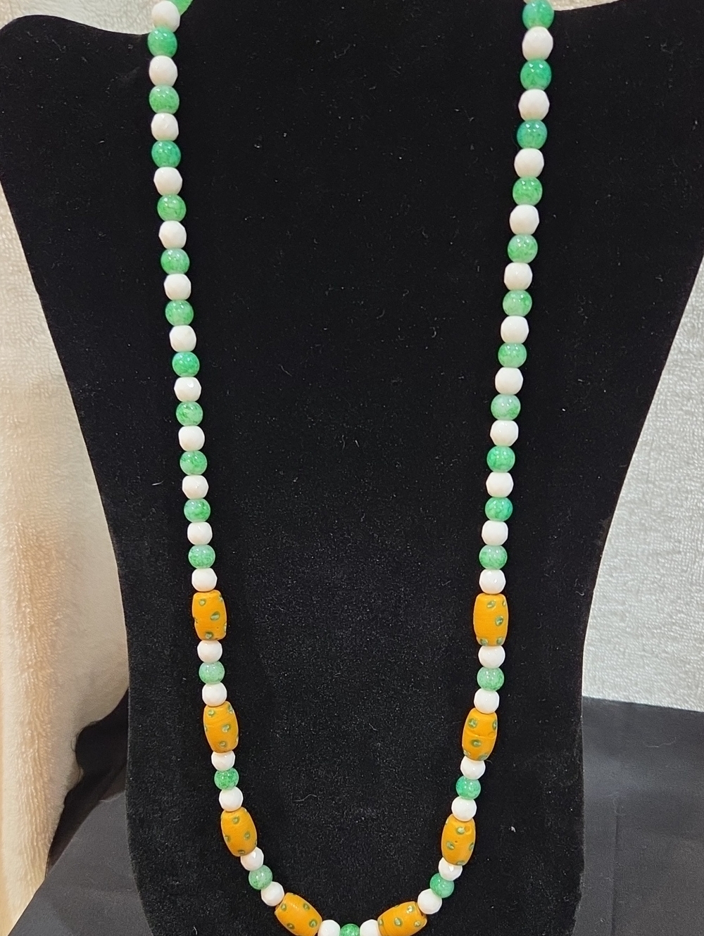 BEADED NECKLACE - Picture 1 of 3